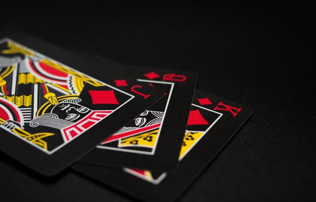 Online Casino: Spielautomaten und Live-Spiele im Überblick