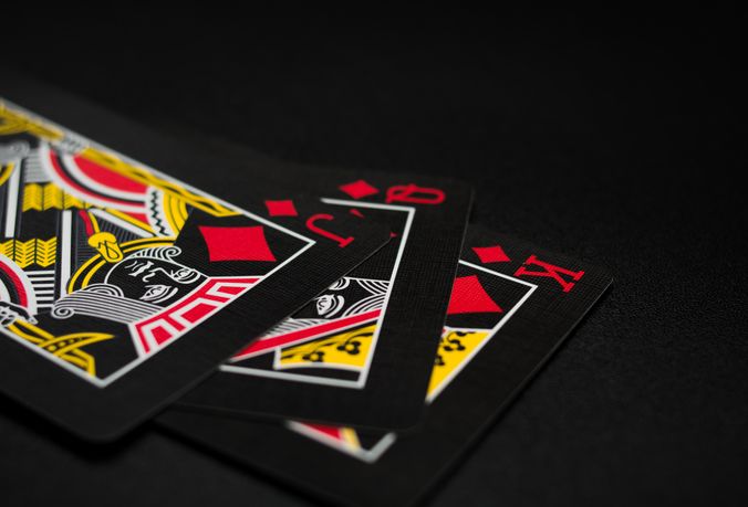 Online Casino: Spielautomaten und Live-Spiele im Überblick