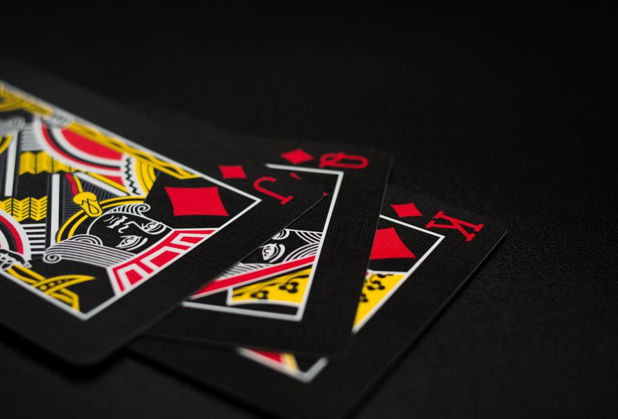 Online Casino: Spielautomaten und Live-Spiele im Überblick