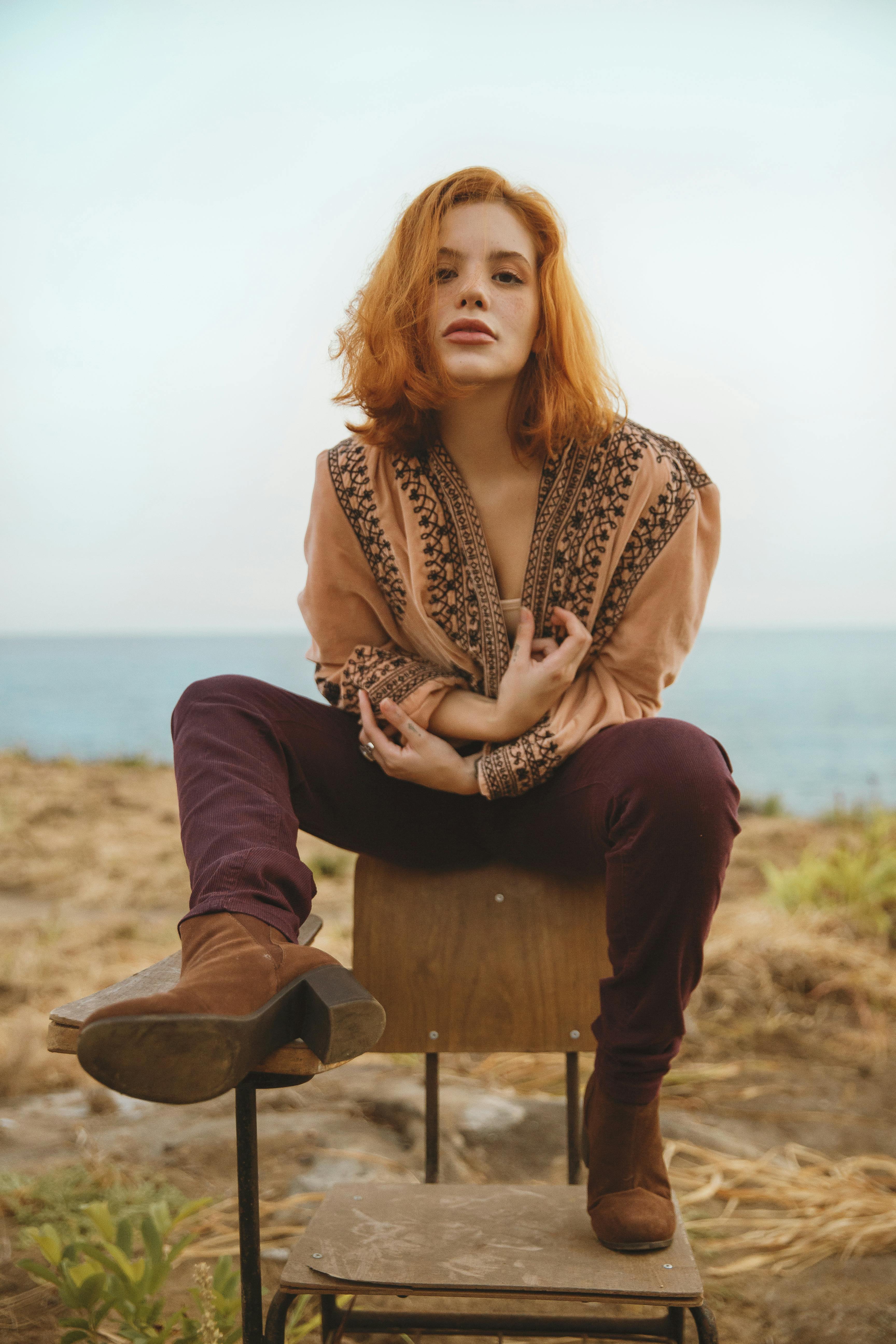 ผิว สอง สี ใส่ เสื้อผ้า สี อะไร