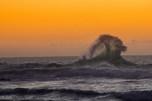 Základová fotografie zdarma na téma dramatická obloha, krásná vlna, oceán