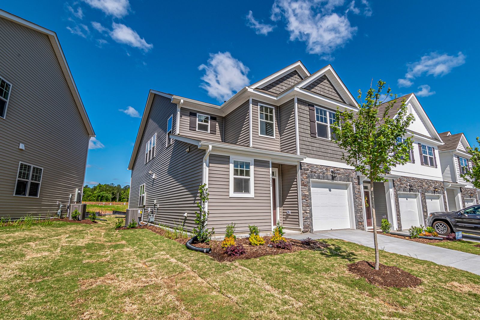 The Difference Between a Detached Home, Townhome, and Condo in South Surrey: Which One Is Right for You