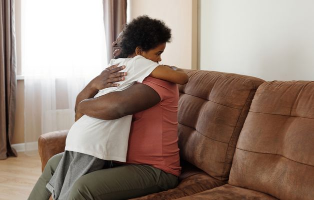 Online dating: starting a conversation on a niche platform
