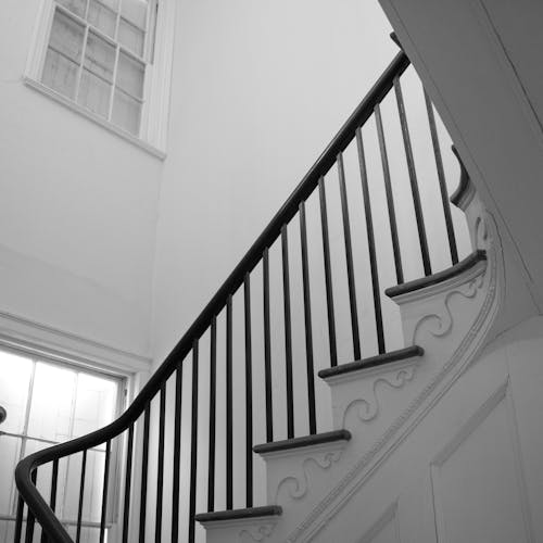 Gratis stockfoto met architectuur, balustrade, interieur Stockfoto