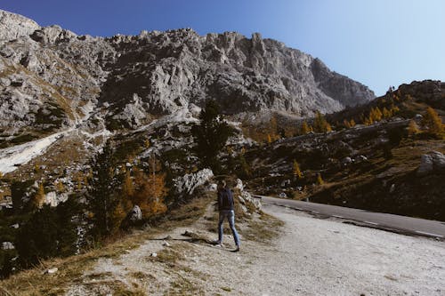 açık hava, adam, arazi içeren Ücretsiz stok fotoğraf