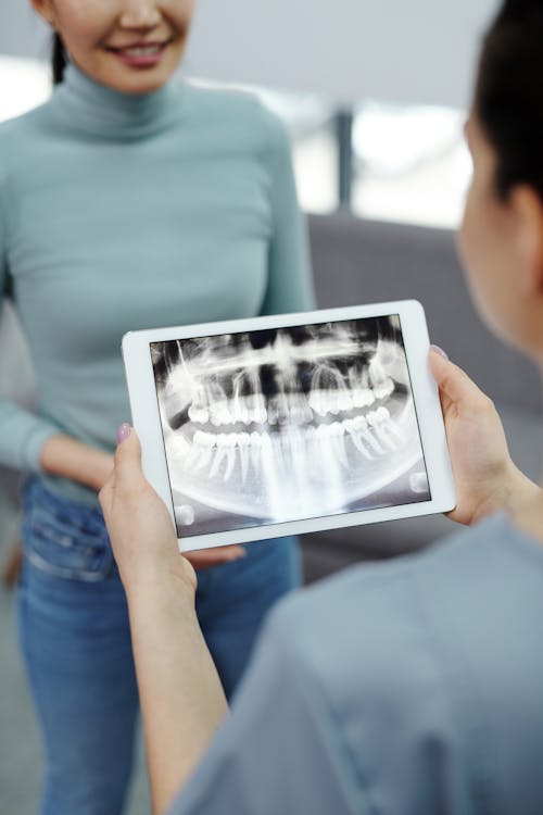 Free A Tablet with a Dental X-ray Stock Photo