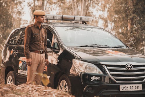 Gratis stockfoto met auto, automobiel, geparkeerd