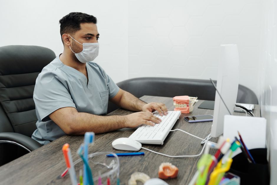 Dentista Pode Ser MEI? A Resposta Oficial e as Saídas