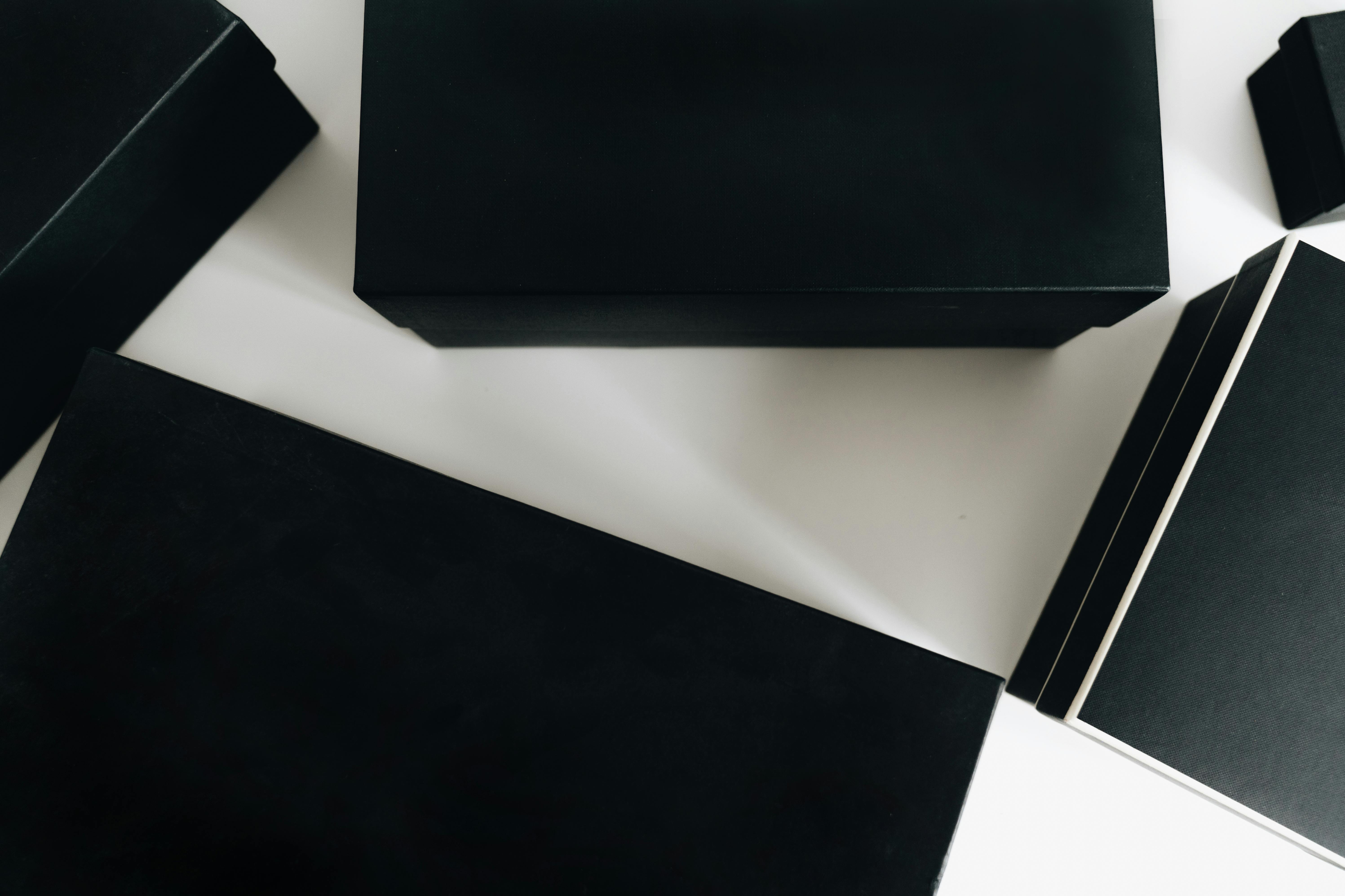 Best Women’s Clothing Subscription Boxes 2026: 6 Fashion Expert Picks — Photo by alleksana on Pexels