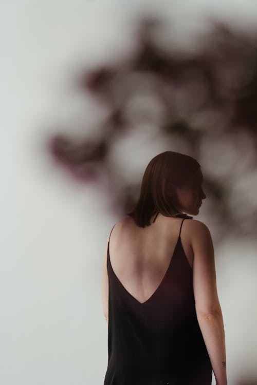オープンバックドレス, ハーブ, フラワーズの無料の写真素材