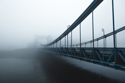 Fotobanka s bezplatnými fotkami na tému foggy krajina, hmla, hmlisté ráno