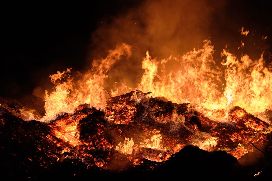 Immagine di copertina: Italia tra fiamme e temporali: caldo record e emergenza incendi, ma il Nord soffre grandine