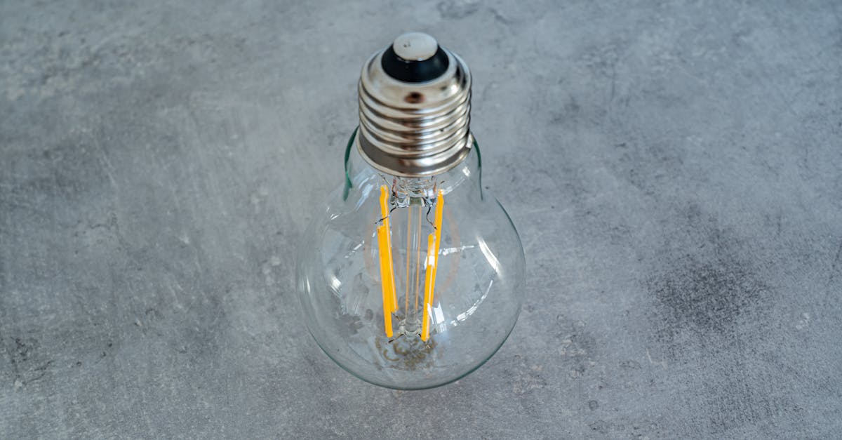 What does incandescent mean in lighting