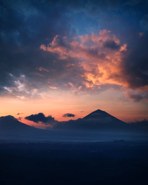Kostnadsfri bild av bali, bergen, blå bakgrund
