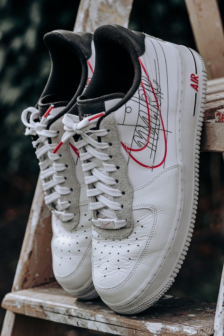 White Nike Air Force 1