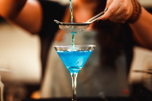 Ảnh lưu trữ miễn phí về chén, cocktail, đàn bà