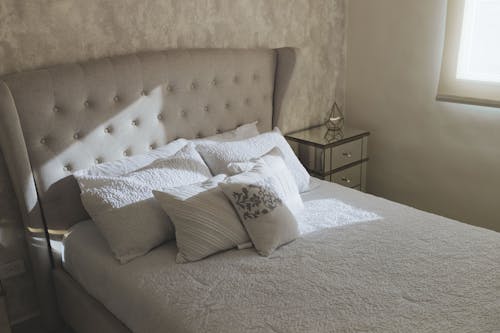 Free Gratis stockfoto met bed, comfort, comfortabel Stock Photo