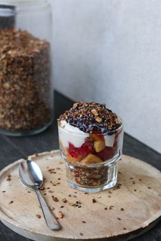 Yaourt granola fruits
