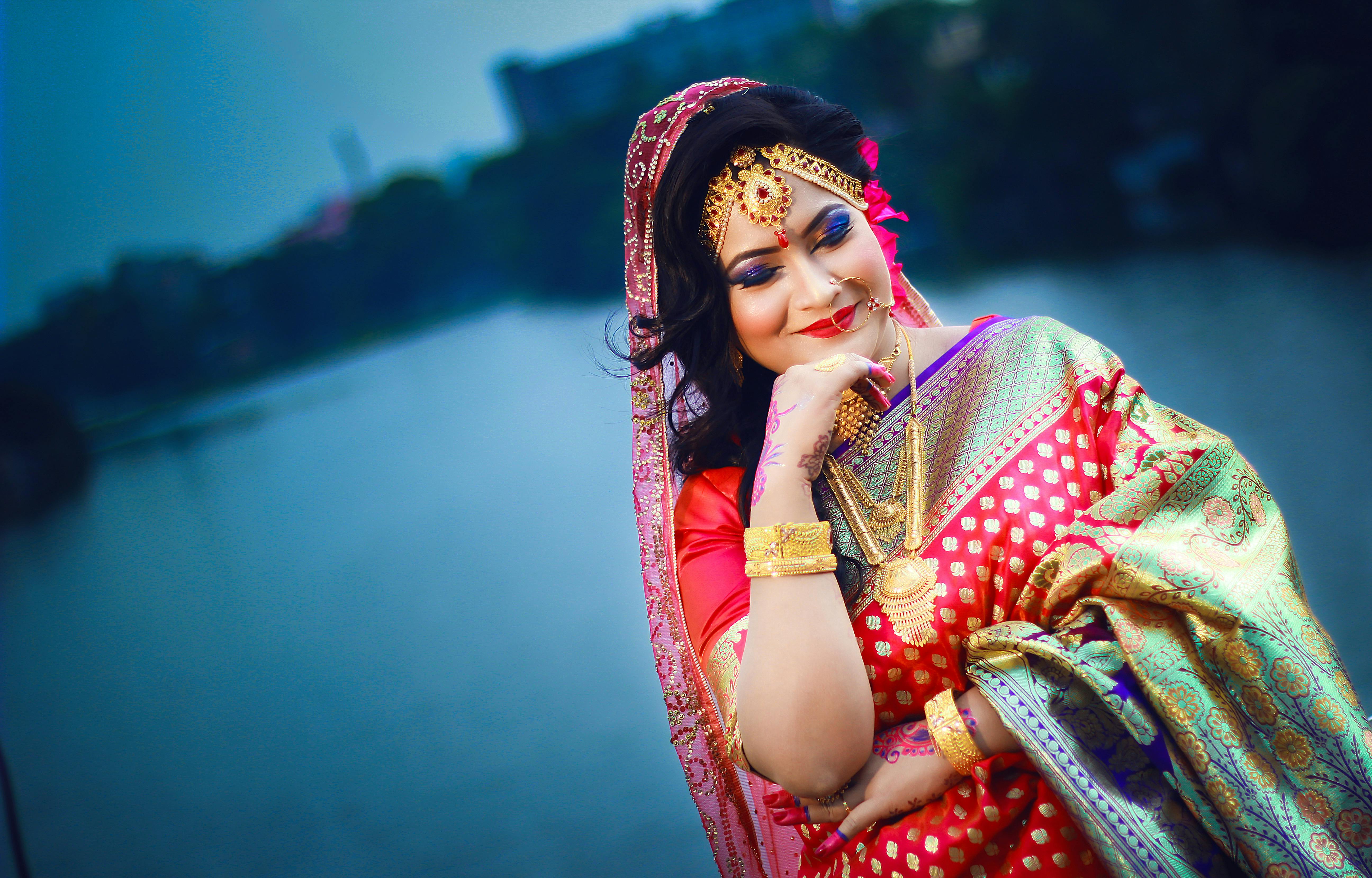 Royalty at it's best!!💯 ❤️Real elegance ❤️ Bengali Bridal Look | Indian  bride makeup, Indian bride poses, Bengali wedding
