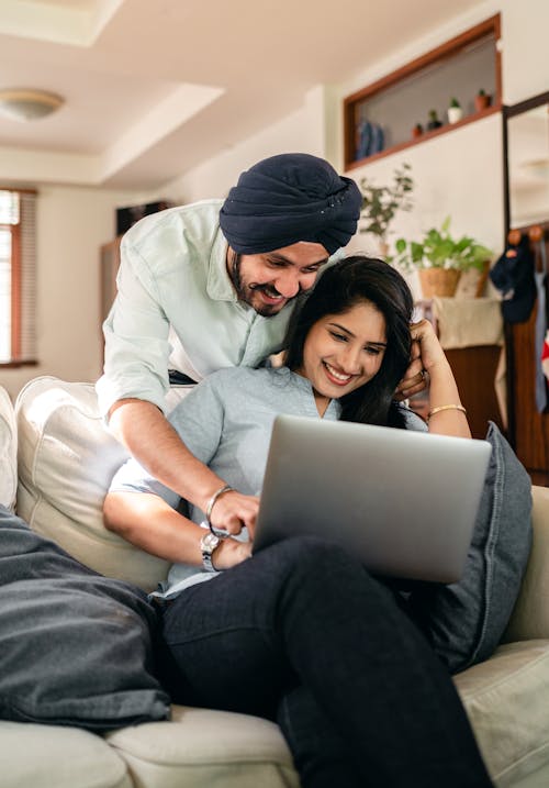 Photos gratuites de à l'intérieur, à la maison, adulte