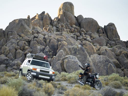Δωρεάν στοκ φωτογραφιών με SUV, βουνό, μοτοσυκλέτα Φωτογραφία από στοκ φωτογραφιών