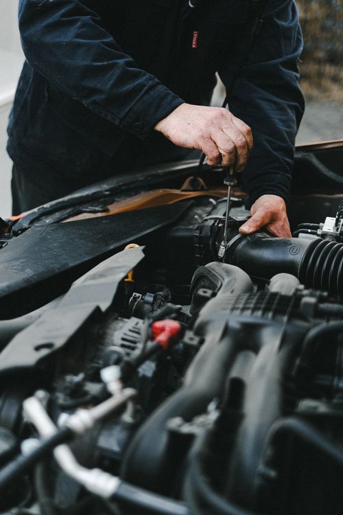 Professional mechanic workshop service reference image