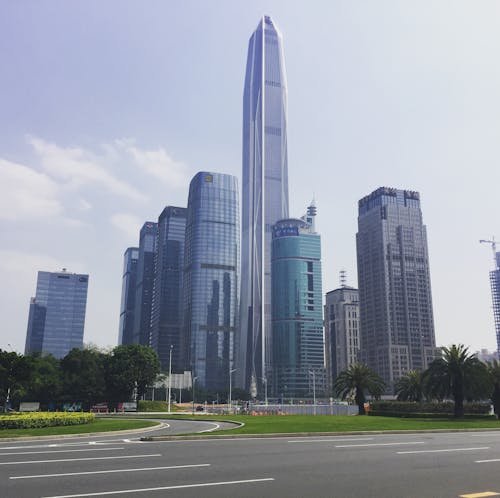 도시 고층 빌딩의 사진