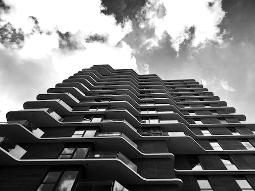 무료 콘크리트 건물의 로우 앵글 사진 스톡 사진