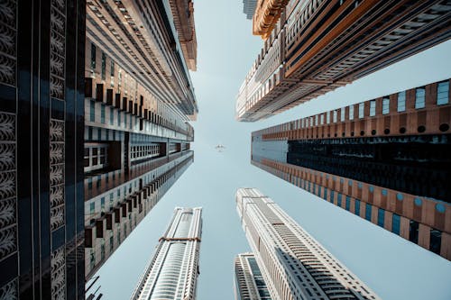 Ingyenes stockfotó alacsony szögű felvétel, dubaj, felhőkarcolók témában Stockfotó