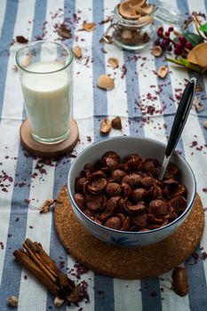 Cinnamon & Syrup Crispy Sweetened Corn Cereal