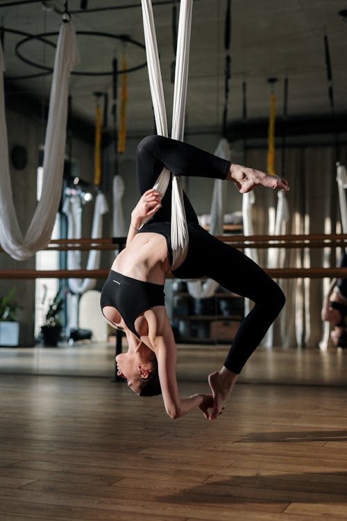 Gratis Foto stok gratis aero, akrobatik, anti gravitasi Foto Stok