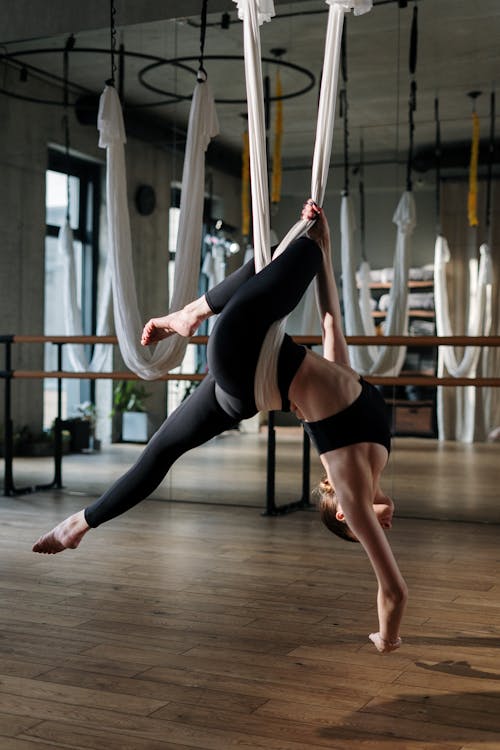 Foto profissional grátis de acrobacia, aero, anti-gravidade