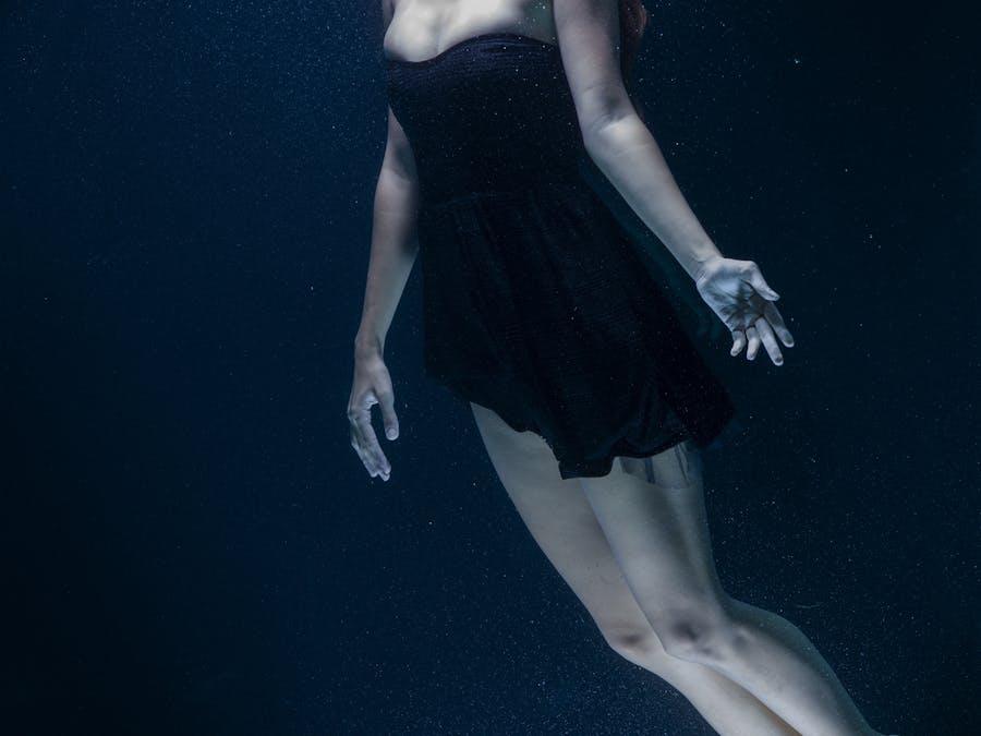 Does drinking water help with body odor?