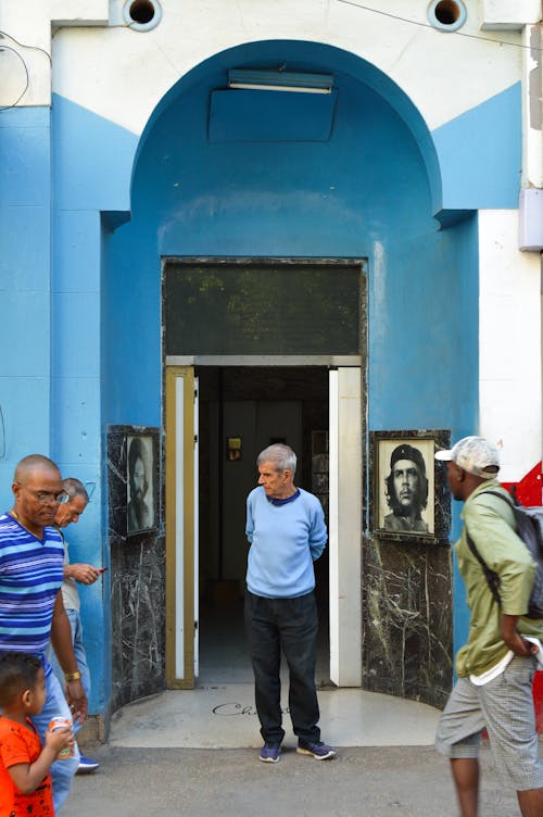 Gratis stockfoto met che guevara, Cuba, drukke straat