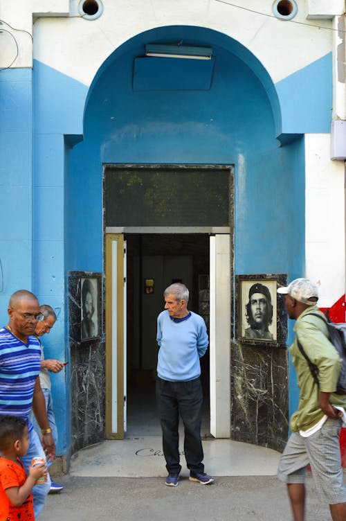 Free stock photo of busy street, che guevara, color grading