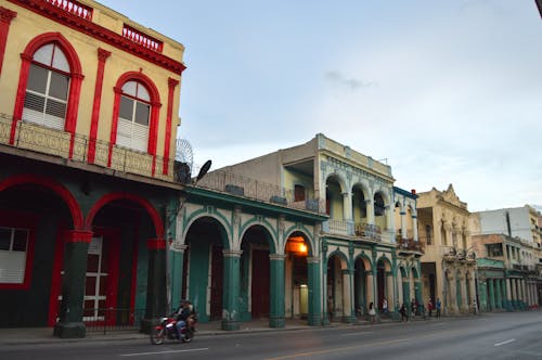Gratis stockfoto met autorijden, Cuba, felle kleuren