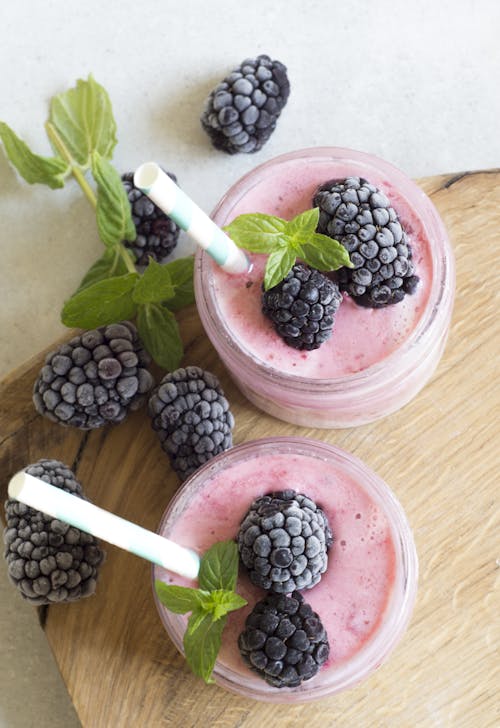 Foto d'estoc gratuïta de alimentació saludable, baies, batut de fruites