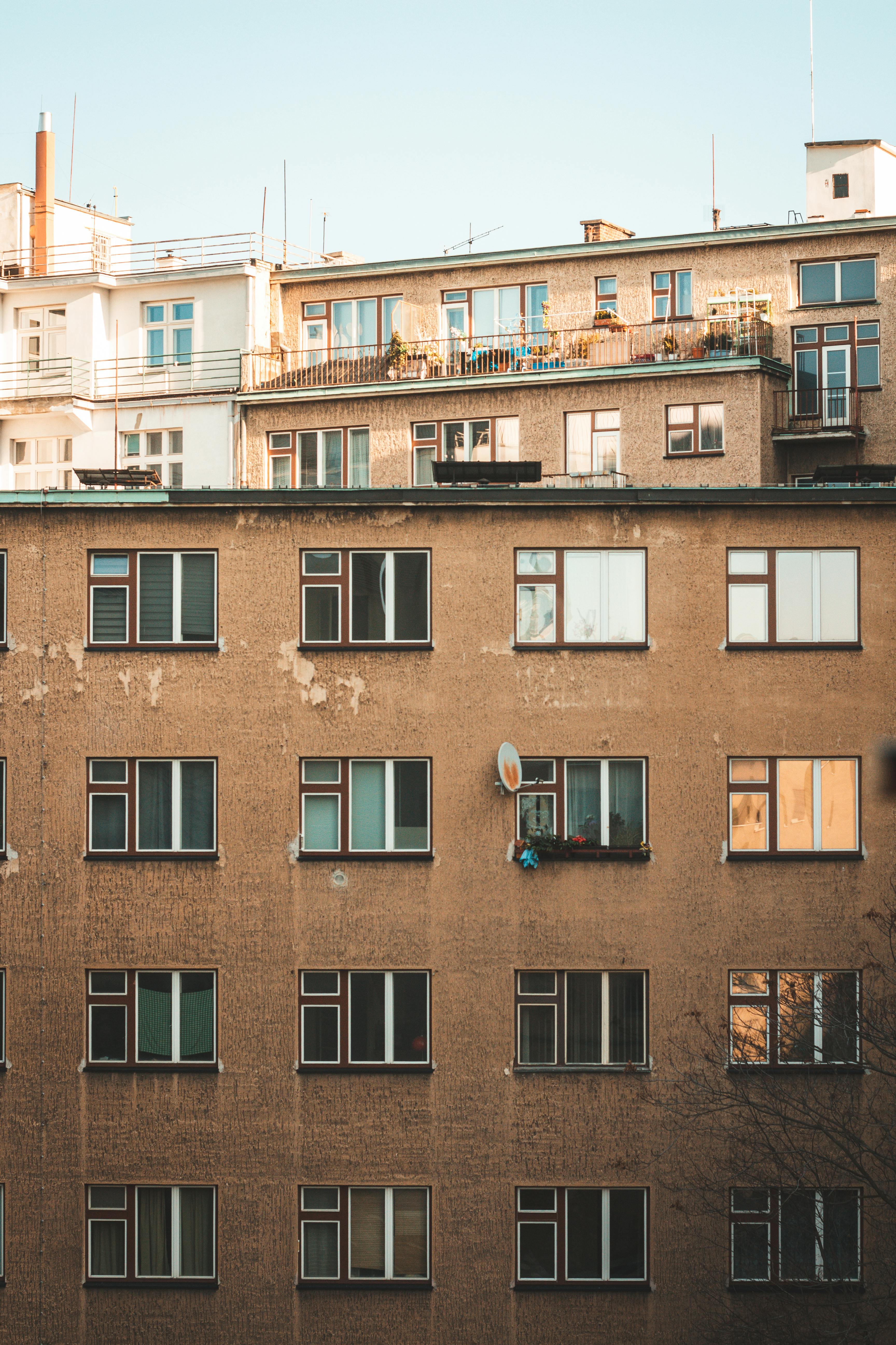 Old apartment buildings in city · Free Stock Photo