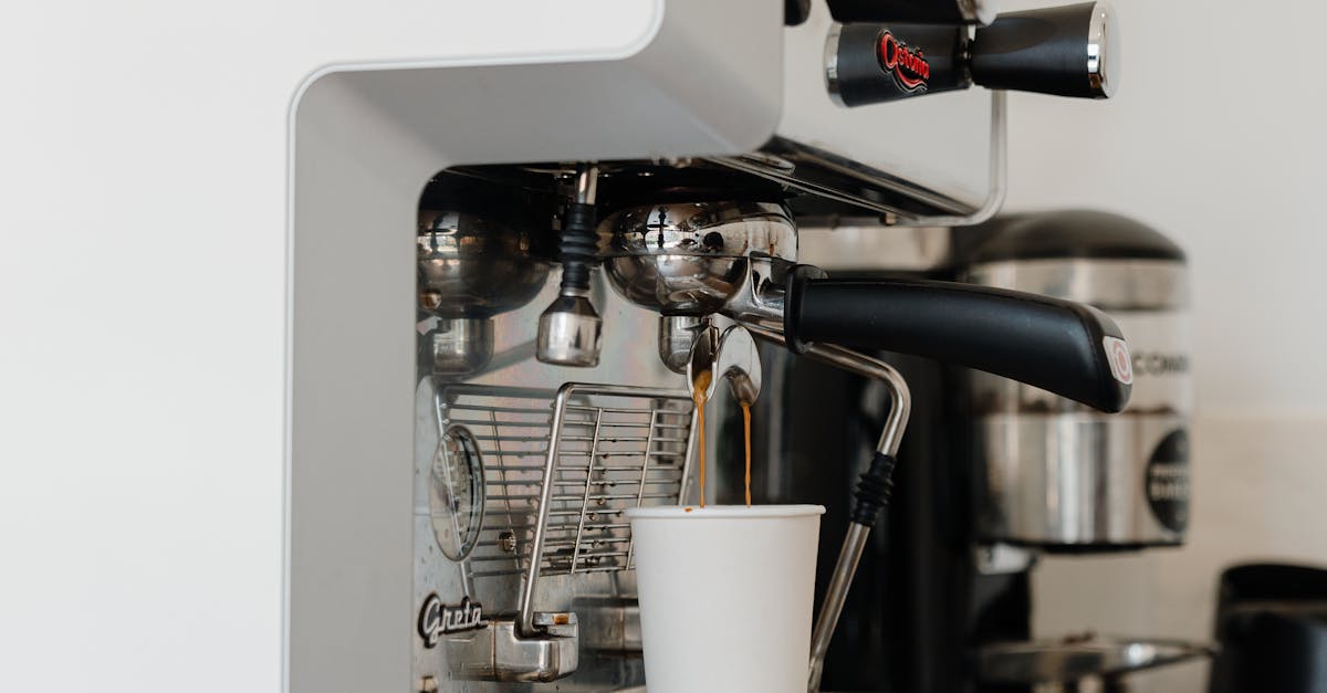 How to make an iced caramel macchiato without an espresso machine