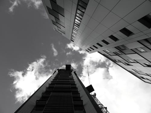 Fotografía De ángulo Bajo De Edificio De Gran Altura