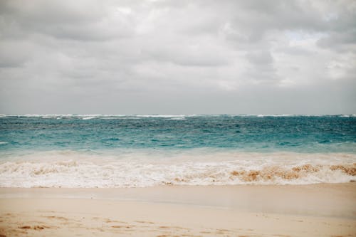 бесплатная Бесплатное стоковое фото с берег океана, волны, горизонт Стоковое фото