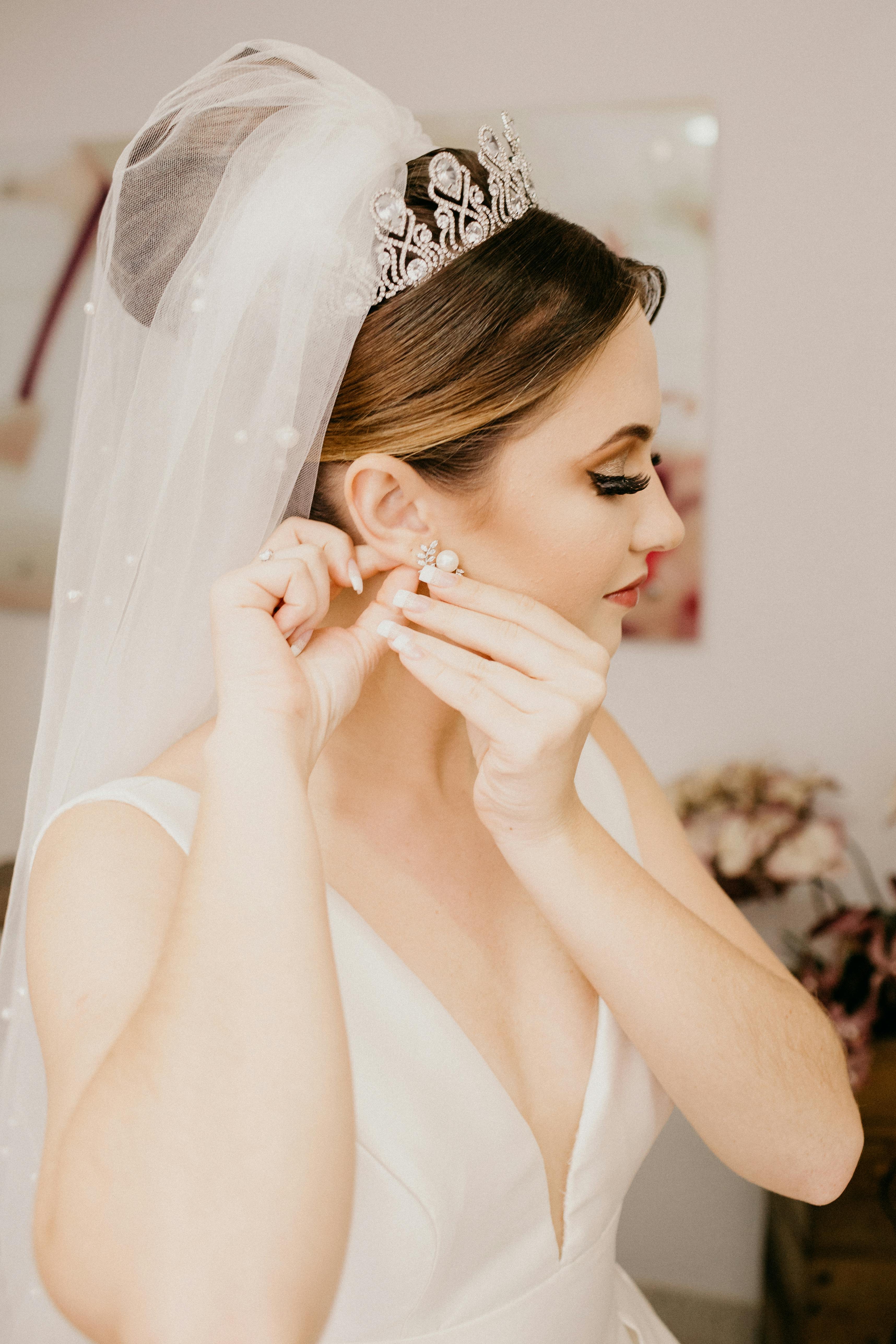 Long Bride Earring for Weddings, A Popular Design with Brides & Women |  Bride earrings, Bride earrings silver, Bridal earrings