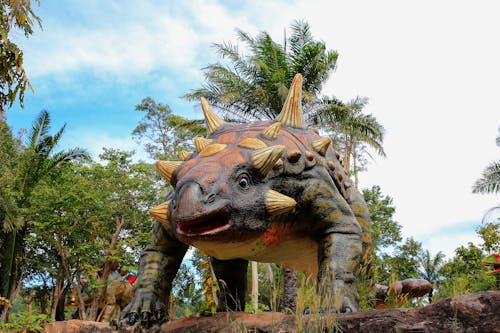 Foto stok gratis model dinosaurus, taman dinosaurus