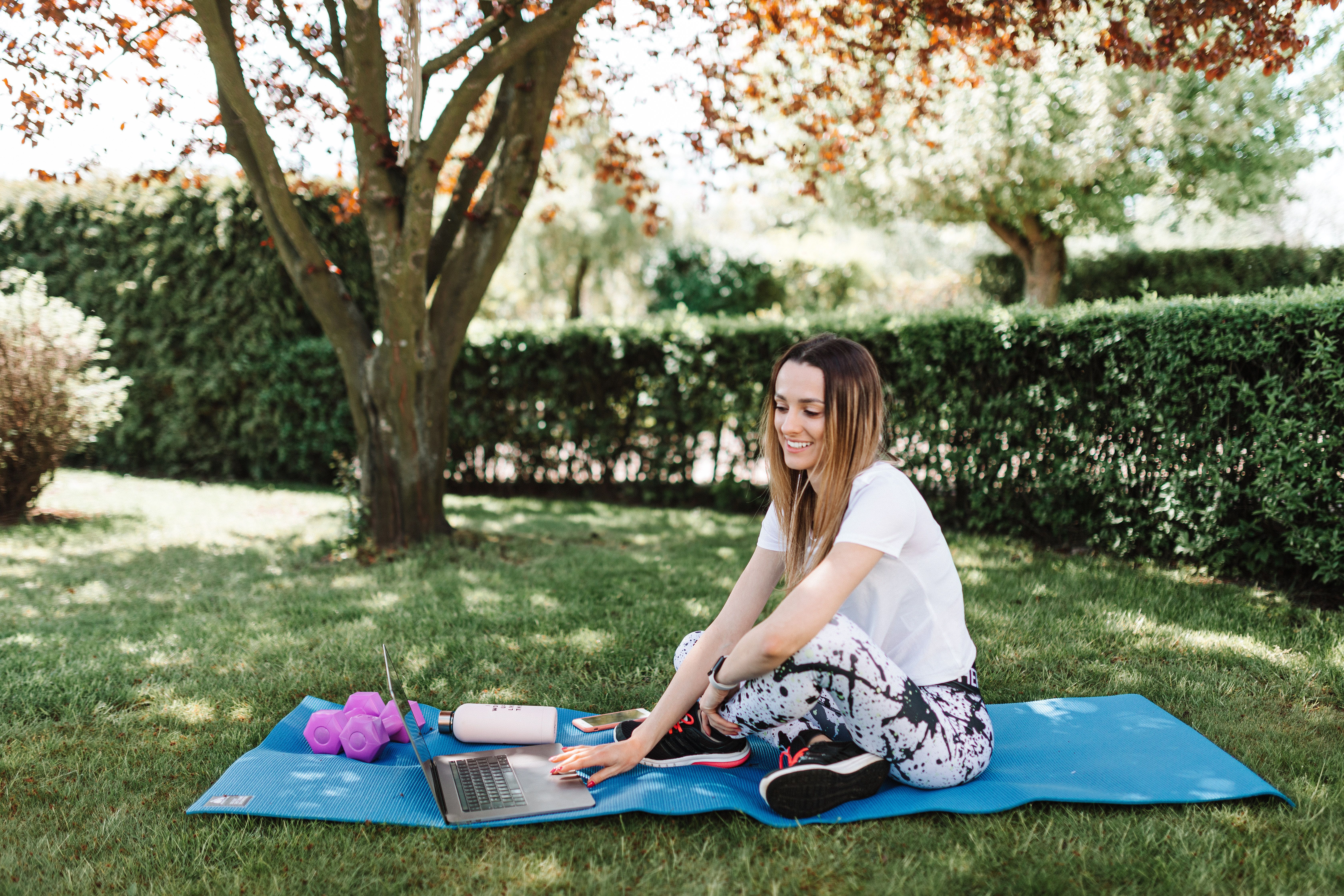5 Reasons You Should Use A Yoga Ball Chair At Work