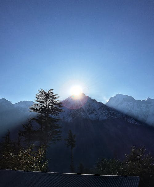 Photos gratuites de blue mountains, casquettes de neige, composition