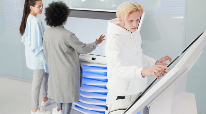 IA multimodale en 2026 : ce que les modèles qui voient, entendent et parlent changent vraiment