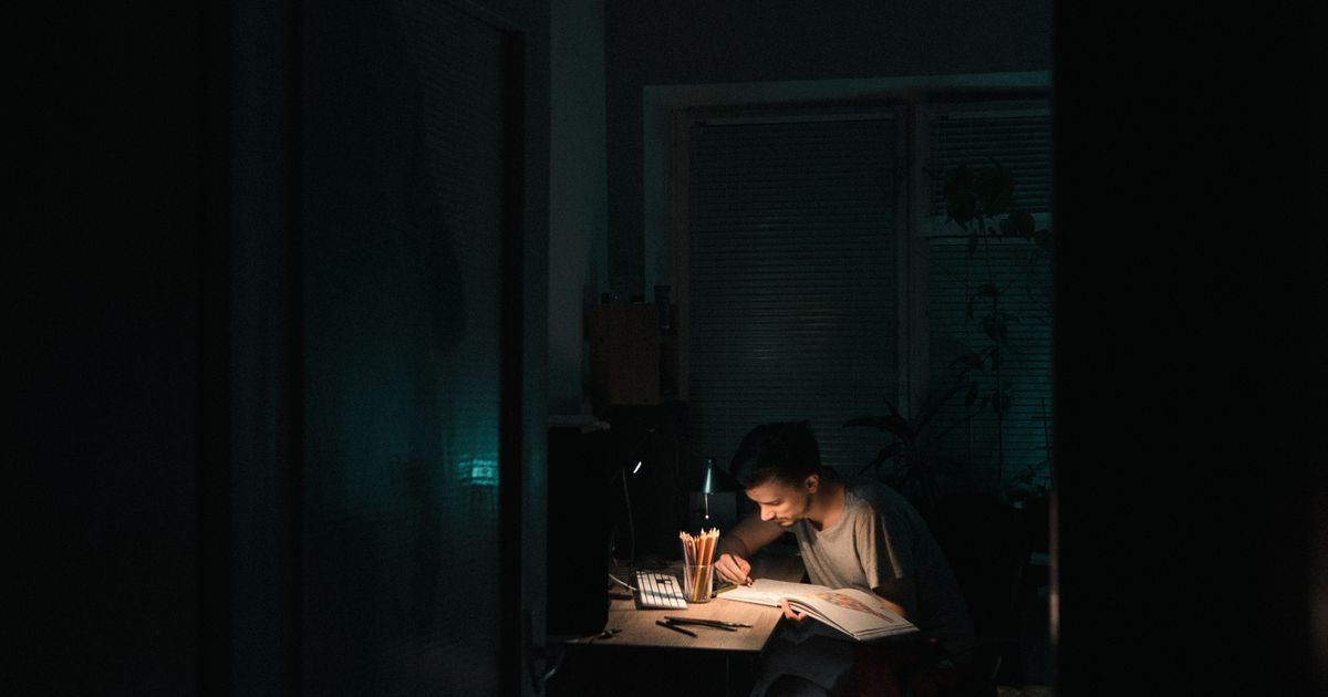 Cách học đêm không buồn ngủ mà vẫn giữ trí nhớ sắc bén cho sáng hôm sau