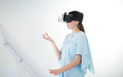 FDA phê duyệt hệ thống phẫu thuật VR đầu tiên sử dụng kính Apple Vision Pro