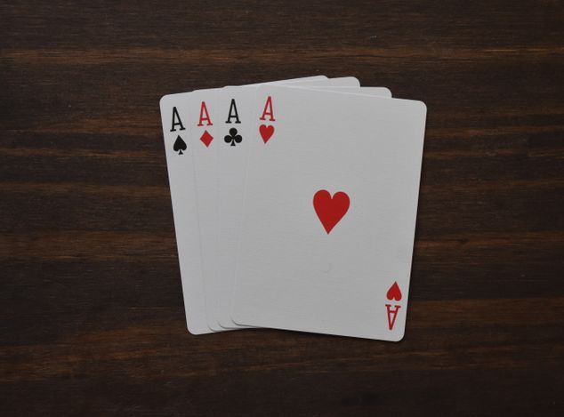 Online Casino: Spielautomaten und Live-Spiele im Überblick