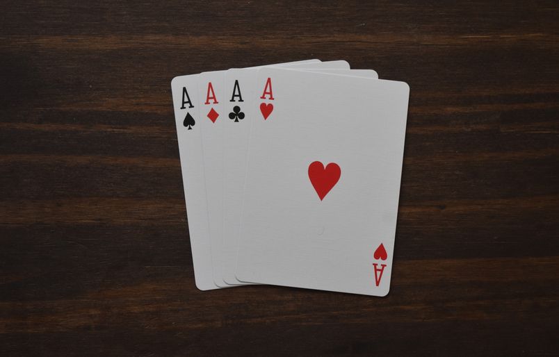 Online Casino: Spielautomaten und Live-Spiele im Überblick